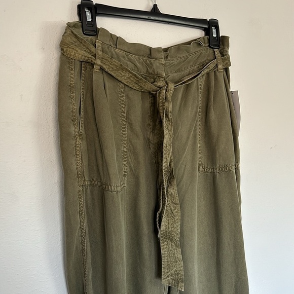 Treasure & Bond khaki green cargo style pants, women’s size 10. Never worn. - Picture 2 of 10